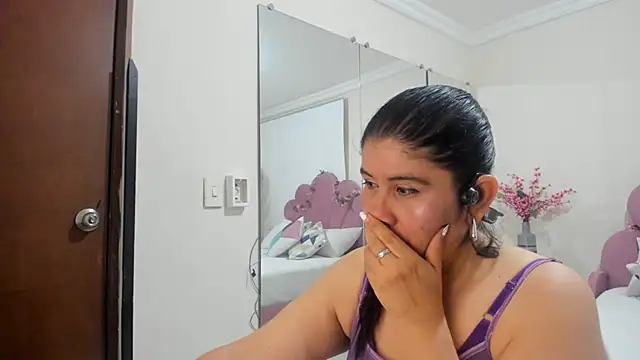 kiraGeiner online show from 02-12-26, 06:58