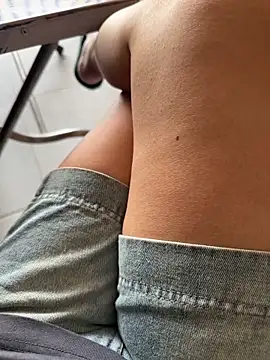 sharon-Hanna online show from 11-23-25, 01:27