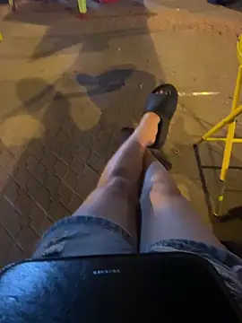 sharon-Hanna online show from 12-16-25, 02:55