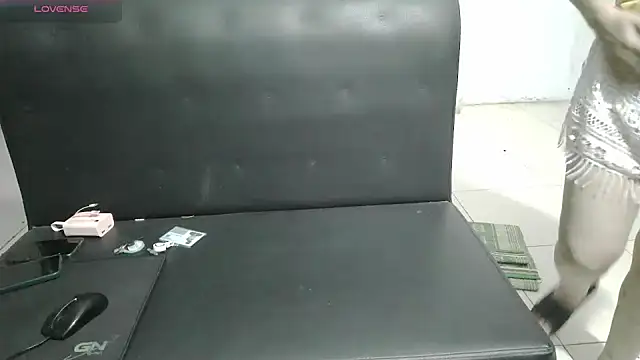 Owe chan online show from 12-04-25, 12:14