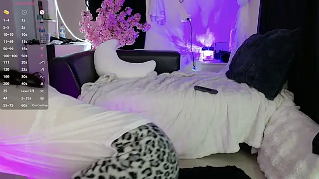 Snapshot of Lein_Bone chatting on 06-03-26, 12:52 Lein Bone online show from 06-03-26, 12:52