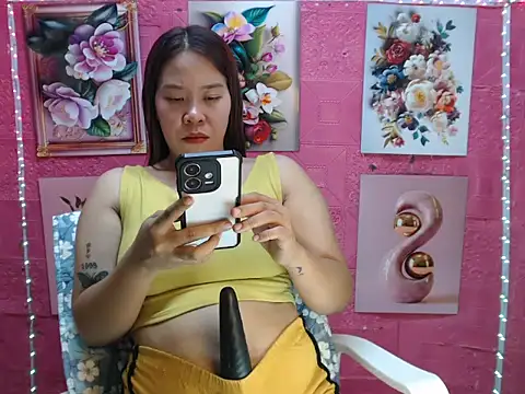 Snapshot of wild_rose69 chatting on 05-04-26, 02:40 wild rose69 online show from 05-04-26, 02:40