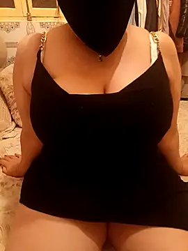 Snapshot of mayakhalyfaa chatting on 02-05-26, 01:10 mayakhalyfaa online show from 02-05-26, 01:10