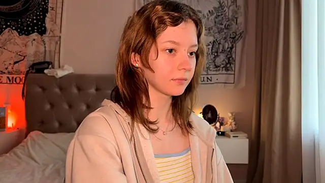 Snapshot of IrisPurrphy chatting on 11-01-25, 01:35 IrisPurrphy online show from 11-01-25, 01:35