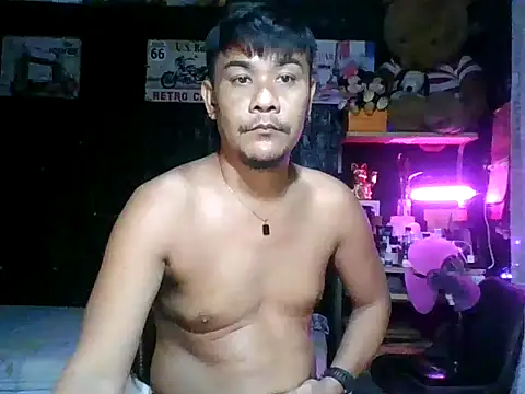 Snapshot of Jheboi69xxx chatting on 10-24-25, 11:28 Jheboi69xxx online show from 10-24-25, 11:28