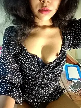 Snapshot of Snaya-baby chatting on 10-14-25, 03:57 Snaya-baby online show from 10-14-25, 03:57