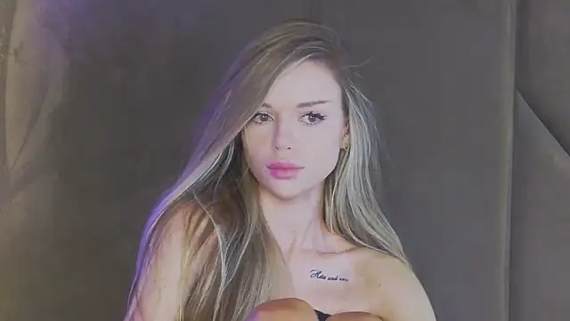 Snapshot of MarilynNova chatting on 06-29-26, 04:41 MarilynNova online show from 06-29-26, 04:41