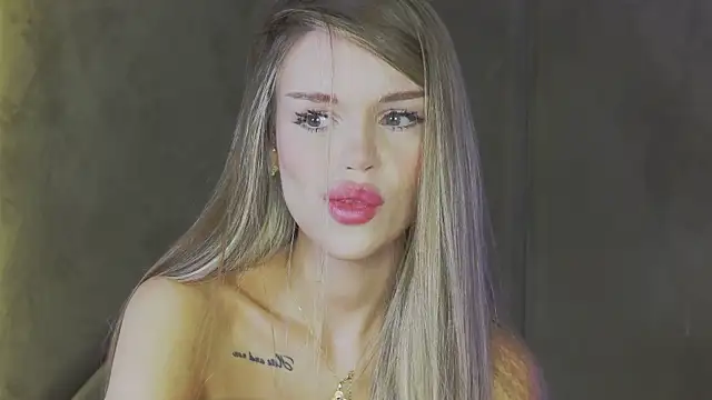 Snapshot of MarilynNova chatting on 07-17-26, 05:25 MarilynNova online show from 07-17-26, 05:25