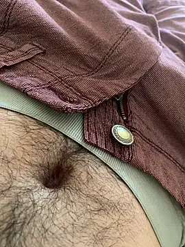 Snapshot of MuzzyFacing chatting on 09-09-25, 09:09 MuzzyFacing online show from 09-09-25, 09:09