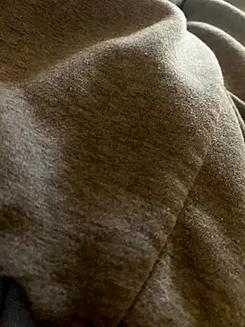 Snapshot of MuzzyFacing chatting on 11-26-25, 10:27 MuzzyFacing online show from 11-26-25, 10:27