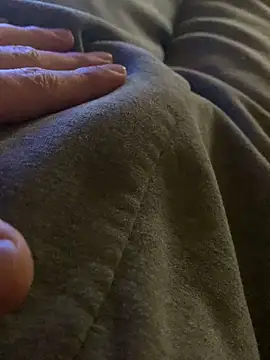 Snapshot of MuzzyFacing chatting on 11-30-25, 09:13 MuzzyFacing online show from 11-30-25, 09:13