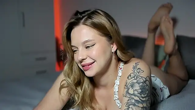 LilyFlamee online show from 02-11-26, 02:11