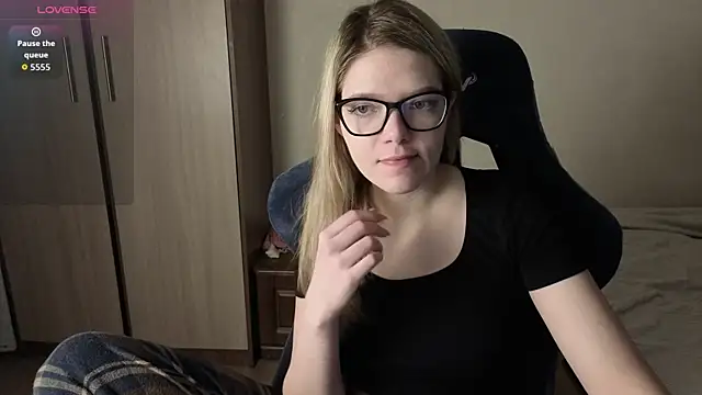 KatanaSVibe online show from 12-17-25, 01:17