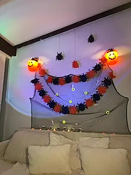 LINA ALL EYES ON YOU online show from 10-30-25, 09:48