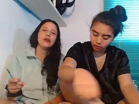 Snapshot of Arieeel_09 chatting on 04-09-26, 06:19 Arieeel 09 online show from 04-09-26, 06:19