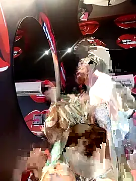 Snapshot of danaalamiri chatting on 09-27-25, 01:32 danaalamiri online show from 09-27-25, 01:32