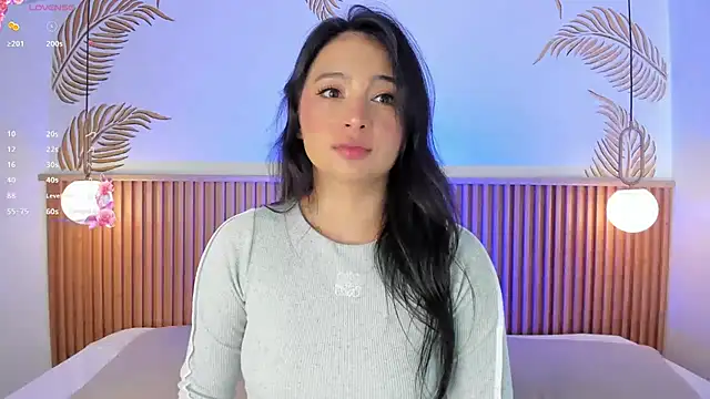 Snapshot of Valleriie_ chatting on 04-30-26, 03:07 Valleriie online show from 04-30-26, 03:07