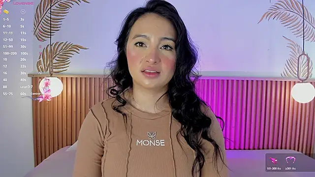 Snapshot of Valleriie_ chatting on 05-19-26, 04:24 Valleriie online show from 05-19-26, 04:24