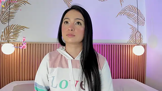 Snapshot of Valleriie_ chatting on 06-01-26, 04:41 Valleriie online show from 06-01-26, 04:41
