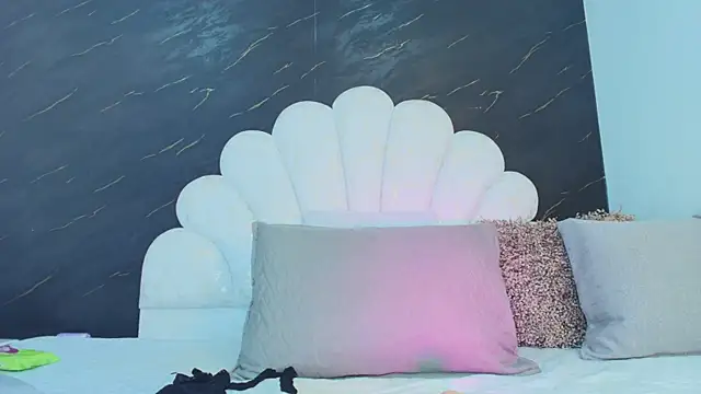 Snapshot of Roxana_gomez chatting on 05-06-26, 03:13 Roxana gomez online show from 05-06-26, 03:13