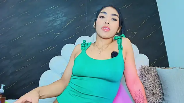 Snapshot of Roxana_gomez chatting on 05-12-26, 03:14 Roxana gomez online show from 05-12-26, 03:14