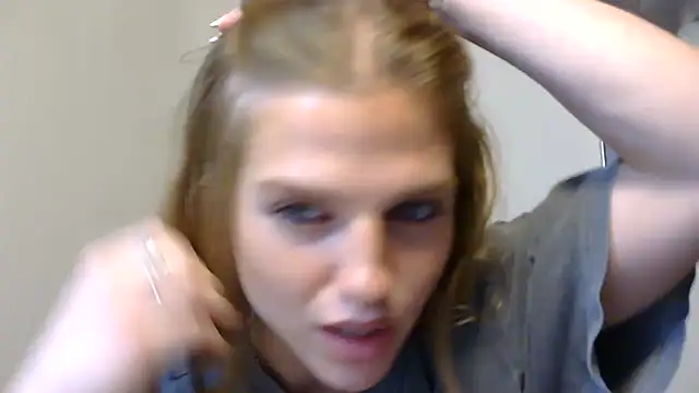 sweetceeme online show from 04-21-26, 01:42