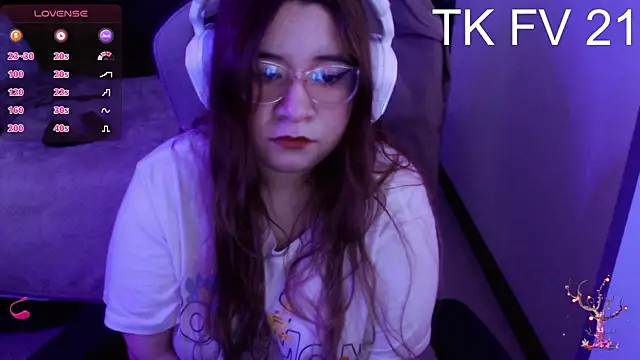 Snapshot of Pink_girl0n chatting on 01-13-26, 08:36 Pink girl0n online show from 01-13-26, 08:36