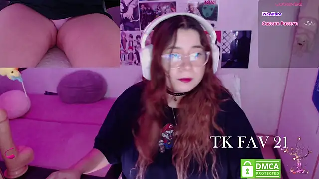 Snapshot of Pink_girl0n chatting on 05-11-26, 04:59 Pink girl0n online show from 05-11-26, 04:59