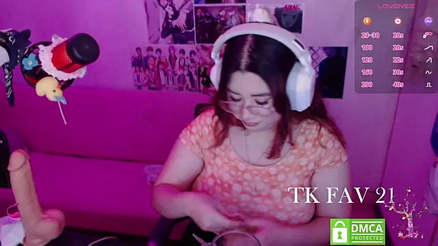Snapshot of Pink_girl0n chatting on 05-31-26, 05:59 Pink girl0n online show from 05-31-26, 05:59