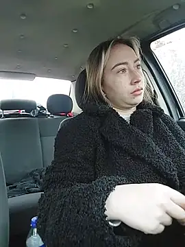 Reina Cummings online show from 02-11-26, 06:18