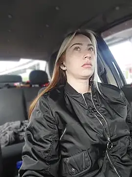 Reina Cummings online show from 04-22-26, 05:21