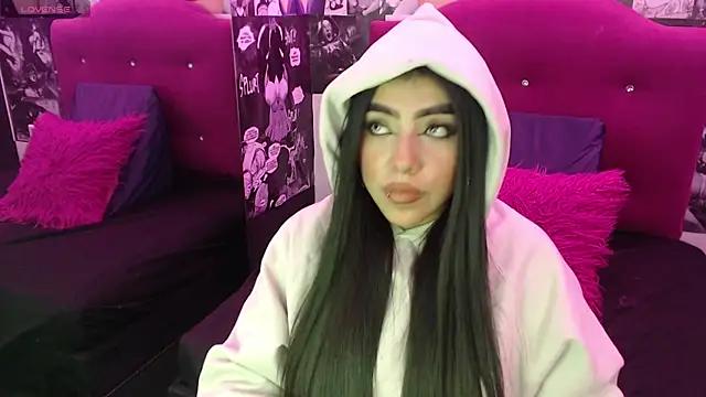 Snapshot of aysel_27 chatting on 11-25-25, 02:11 aysel 27 online show from 11-25-25, 02:11