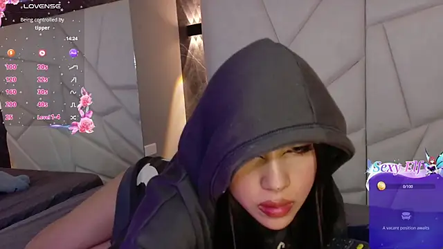 Snapshot of aysel_27 chatting on 12-14-25, 02:17 aysel 27 online show from 12-14-25, 02:17