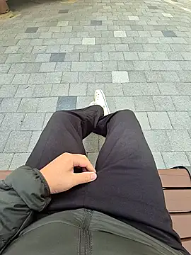 Snapshot of starvingo2002 chatting on 11-04-25, 01:59 starvingo2002 online show from 11-04-25, 01:59