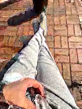 Snapshot of starvingo2002 chatting on 11-07-25, 04:34 starvingo2002 online show from 11-07-25, 04:34