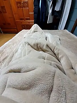 Snapshot of starvingo2002 chatting on 12-02-25, 10:31 starvingo2002 online show from 12-02-25, 10:31