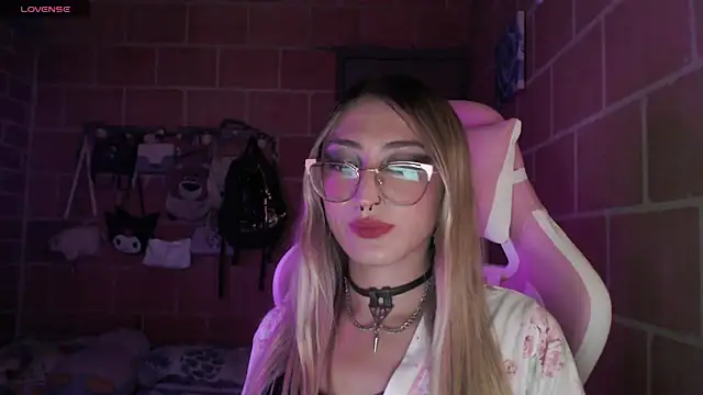 Andrea camilaaa online show from 07-10-26, 07:34