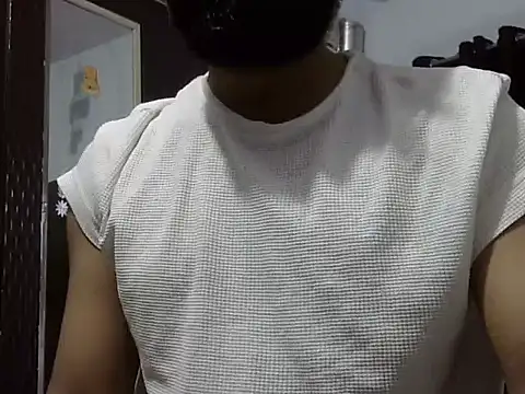 Snapshot of autophile-indian chatting on 09-28-25, 05:13 autophile-indian online show from 09-28-25, 05:13