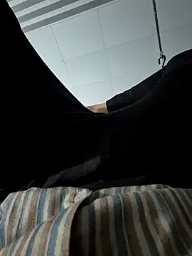 Snapshot of autophile-indian chatting on 10-29-25, 03:14 autophile-indian online show from 10-29-25, 03:14