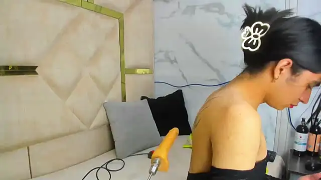 Snapshot of Allisonts69 chatting on 10-25-25, 03:47 Allisonts69 online show from 10-25-25, 03:47