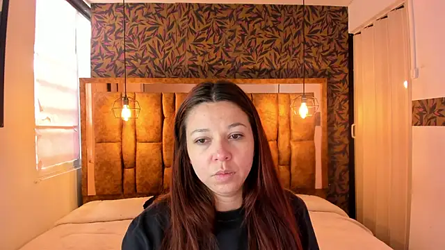 Isa Thompson   online show from 12-01-25, 11:59