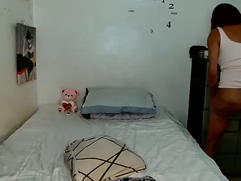 gorgeousYNEZ22 online show from 05-12-26, 07:38