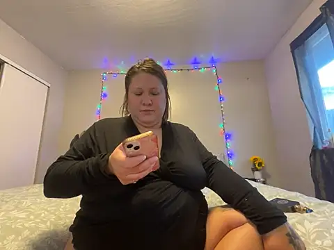 Snapshot of JizzyJazzunleashed chatting on 11-01-25, 05:15 JizzyJazzunleashed online show from 11-01-25, 05:15