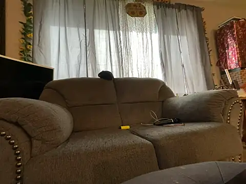 Snapshot of JizzyJazzunleashed chatting on 12-16-25, 05:07 JizzyJazzunleashed online show from 12-16-25, 05:07