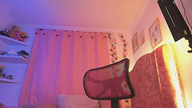 Snapshot of evansweett7 chatting on 10-07-25, 12:30 evansweett7 online show from 10-07-25, 12:30