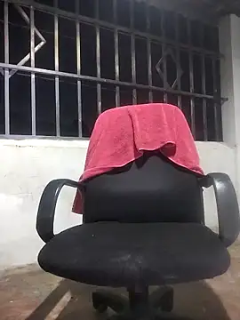 Snapshot of Bosssweet22cm chatting on 11-10-25, 08:24 Bosssweet22cm online show from 11-10-25, 08:24