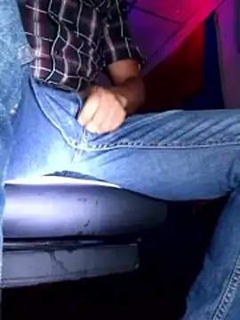 Snapshot of Bosssweet22cm chatting on 11-23-25, 01:33 Bosssweet22cm online show from 11-23-25, 01:33