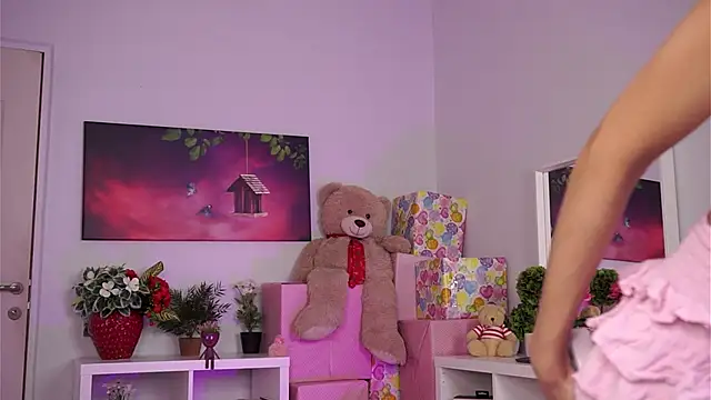 ZariaVera online show from 10-11-25, 07:23