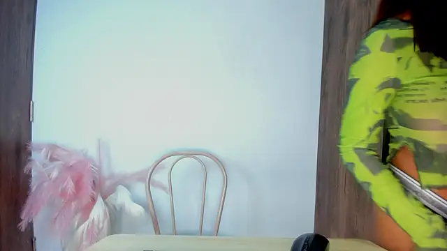 Snapshot of khate_smith chatting on 10-24-25, 03:52 khate smith online show from 10-24-25, 03:52