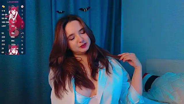 Snapshot of LucilleMcBride chatting on 11-05-25, 07:41 LucilleMcBride online show from 11-05-25, 07:41